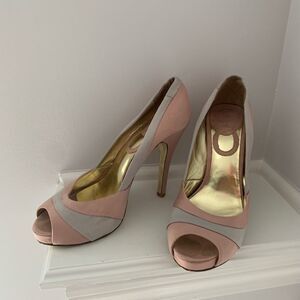 CHARLES Charles David Open-Toe Pump
Sz 9